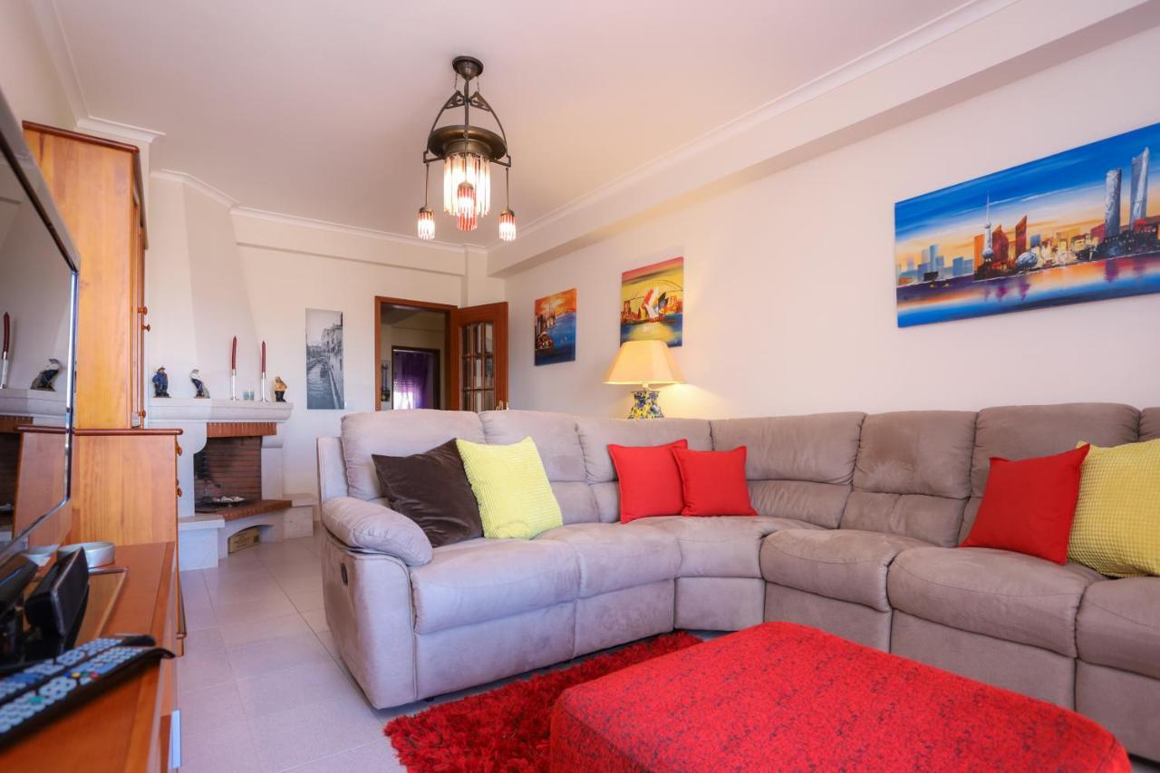 Brasil Avenue By Rent4All ฟิเกราดาฟอซ ภายนอก รูปภาพ